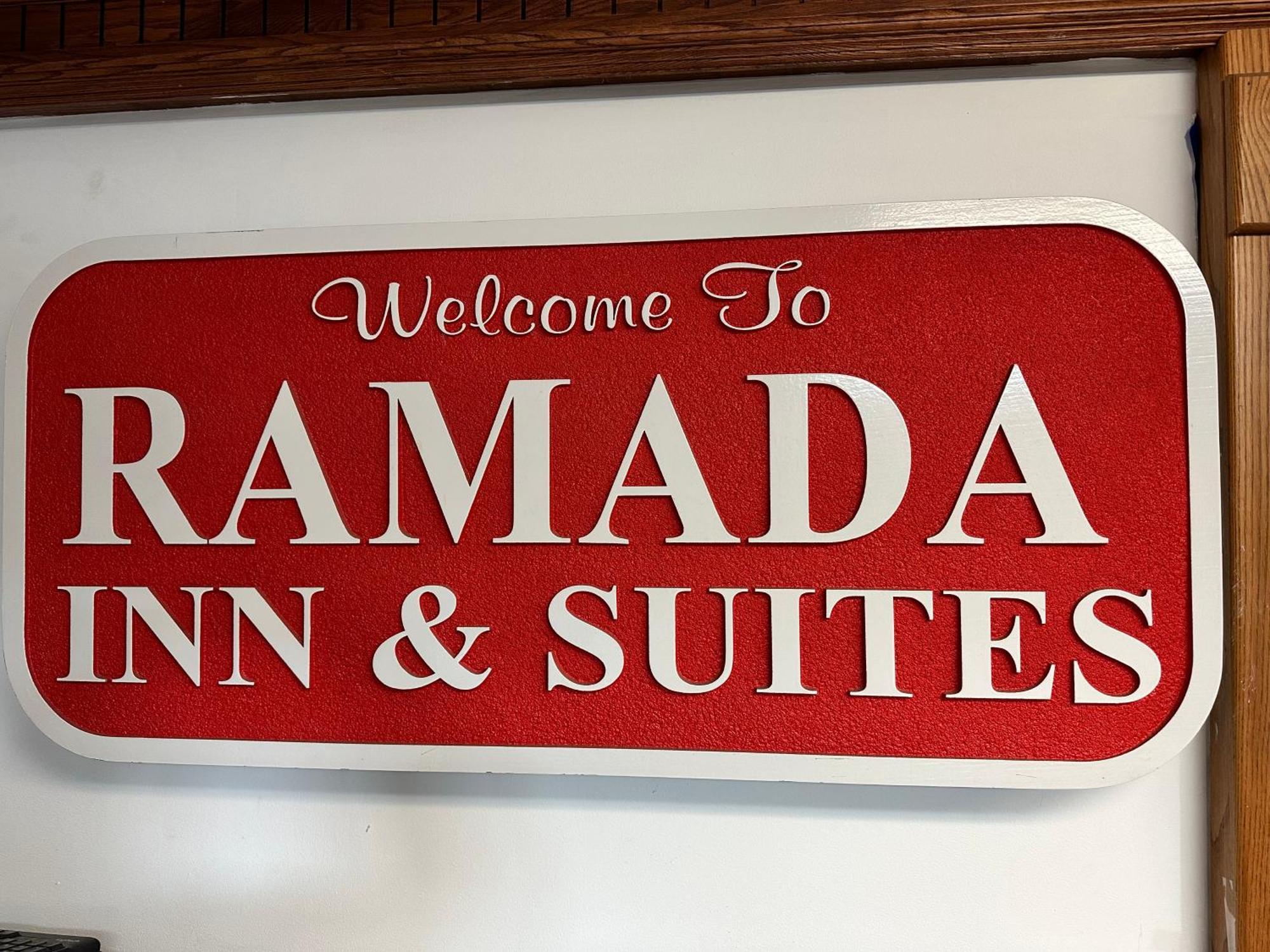 Ramada By Wyndham Saginaw Hotel & Suites Exterior foto
