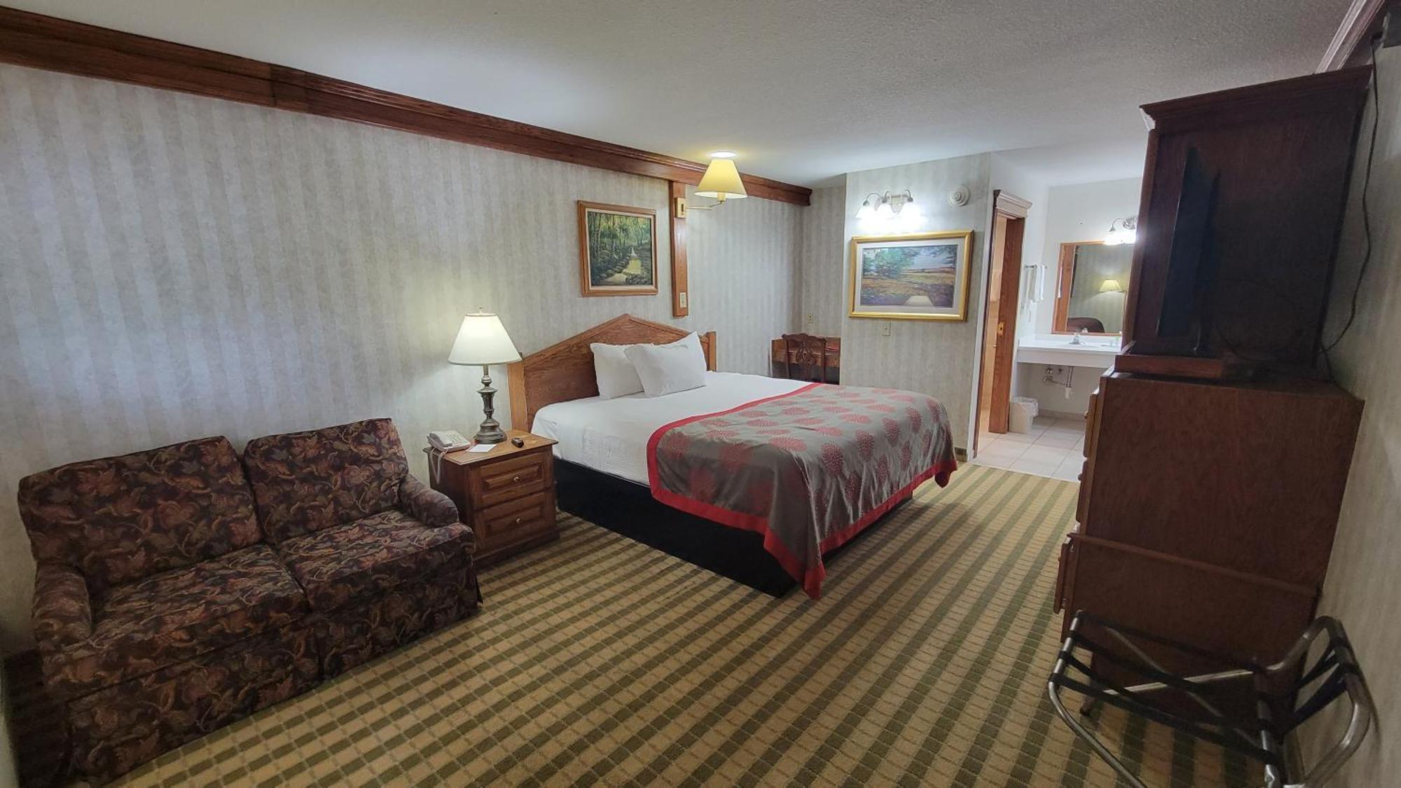 Ramada By Wyndham Saginaw Hotel & Suites Exterior foto