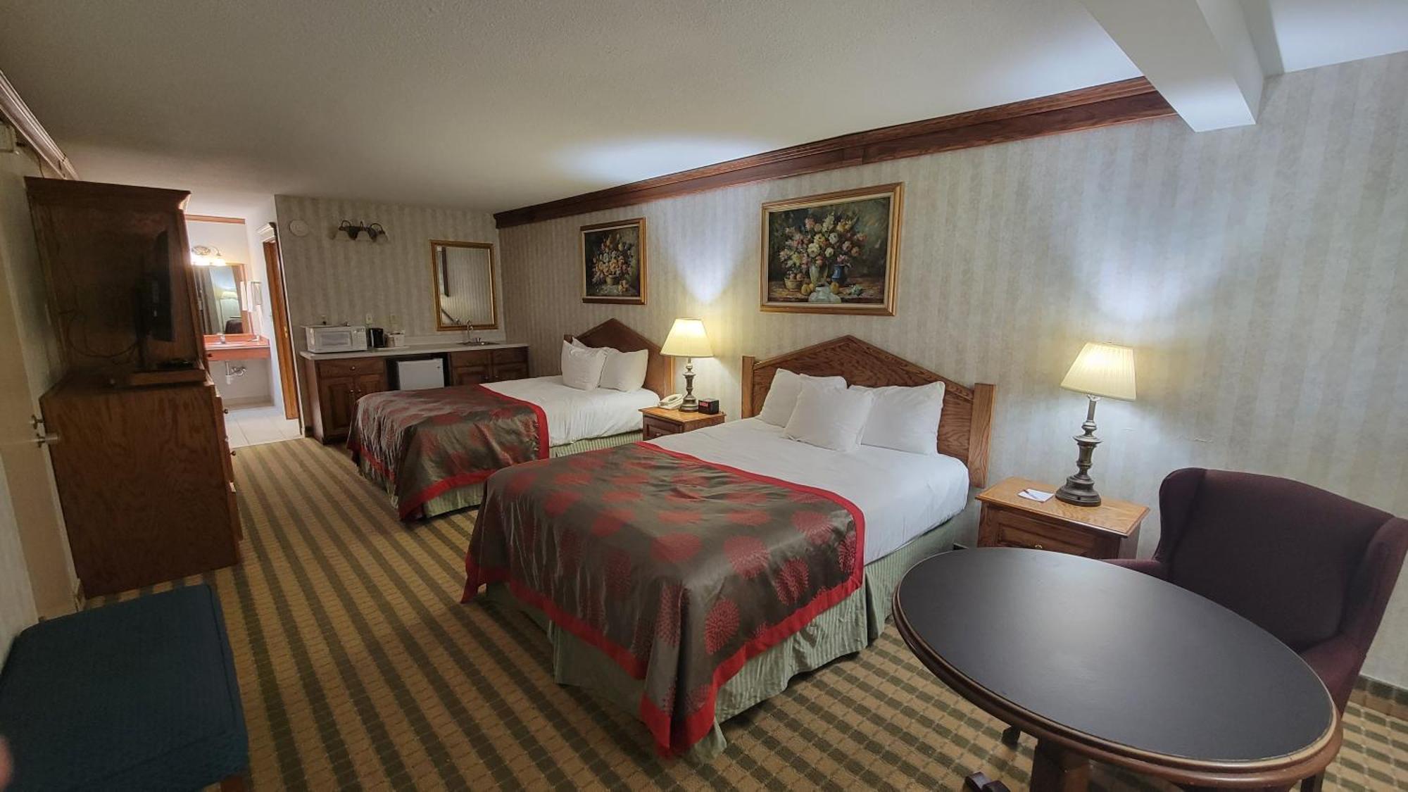 Ramada By Wyndham Saginaw Hotel & Suites Exterior foto